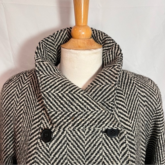 Vintage Tweed/Wool Salt and Pepper Peacoat - Picture 4 of 6
